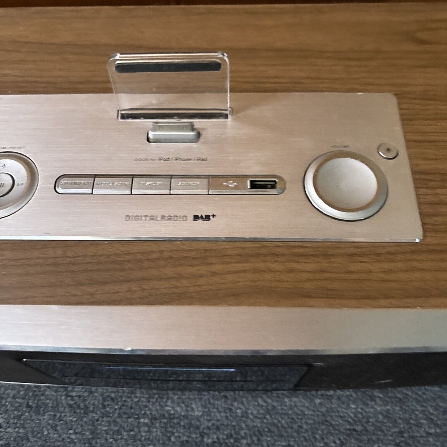 Philips Digital Radio DAB+ CD Player 30-pin iPod Dock USB DCB852/10