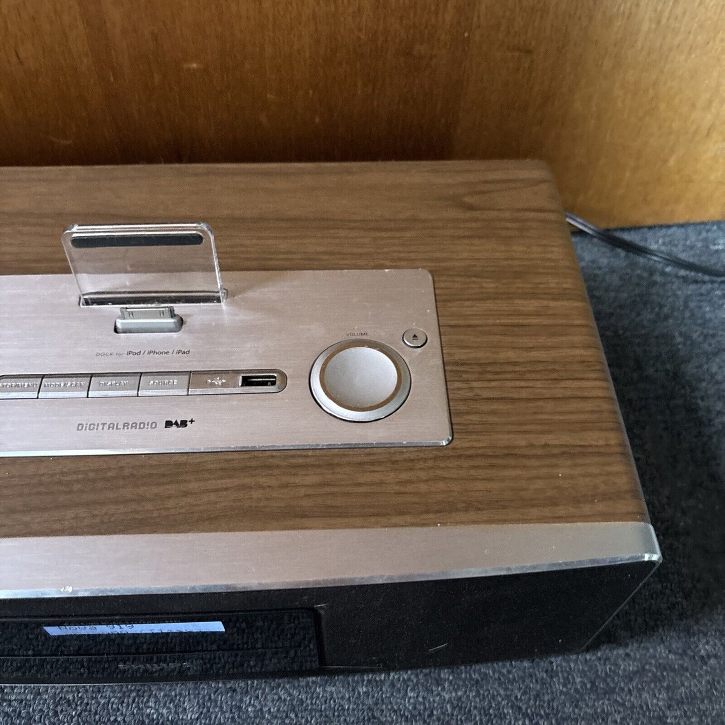 Philips Digital Radio DAB+ CD Player 30-pin iPod Dock USB DCB852/10