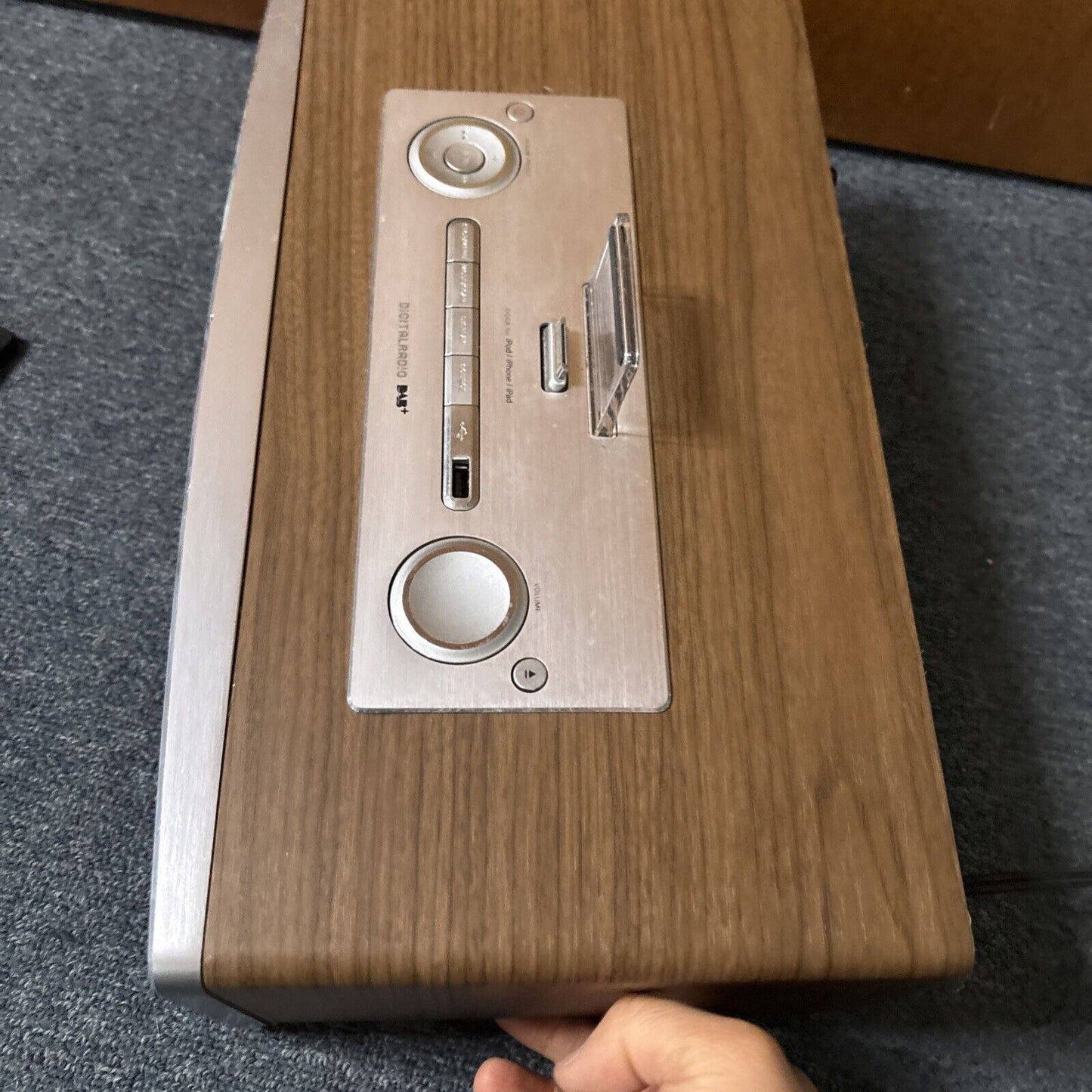 Philips Digital Radio DAB+ CD Player 30-pin iPod Dock USB DCB852/10