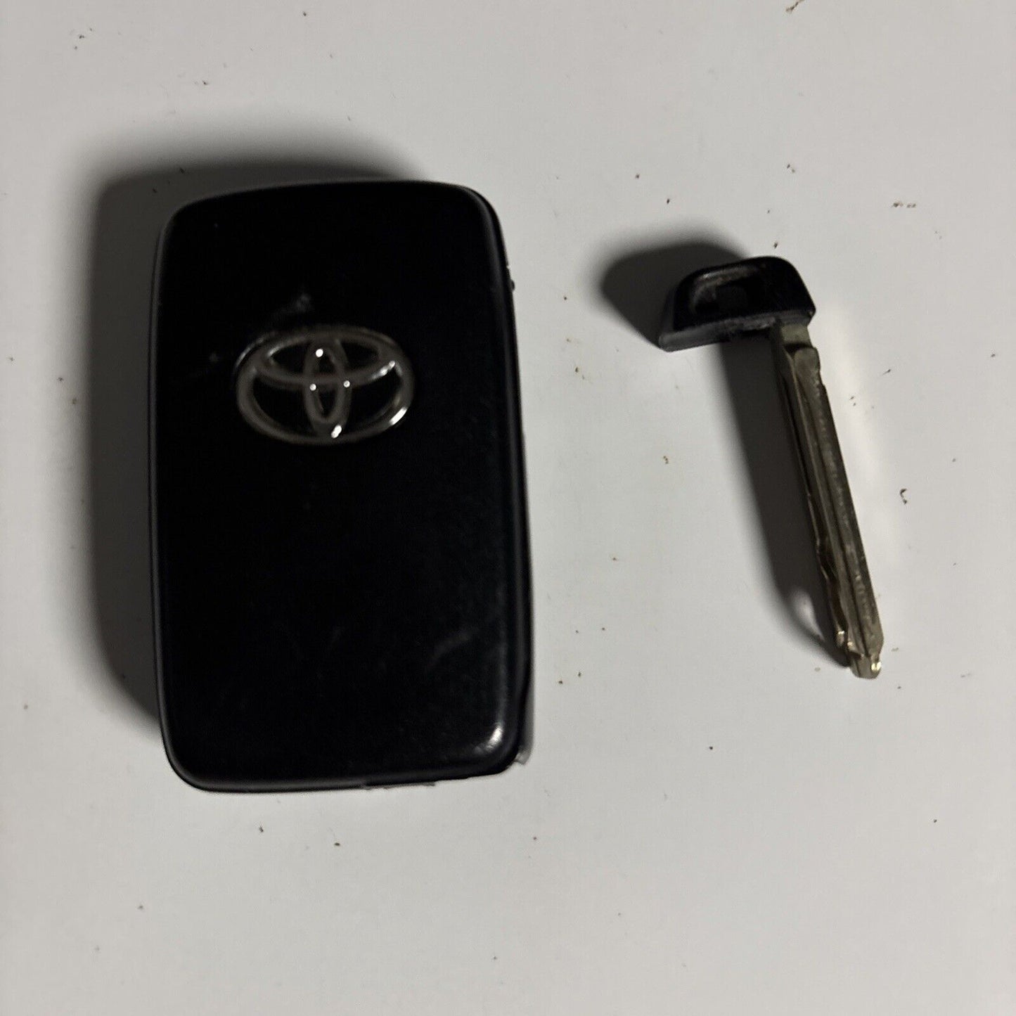 Toyota Key Fob Genuine Smart Key 001yua 1033 14ada-02