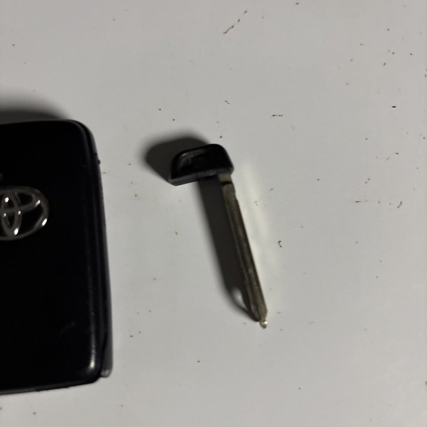 Toyota Key Fob Genuine Smart Key 001yua 1033 14ada-02