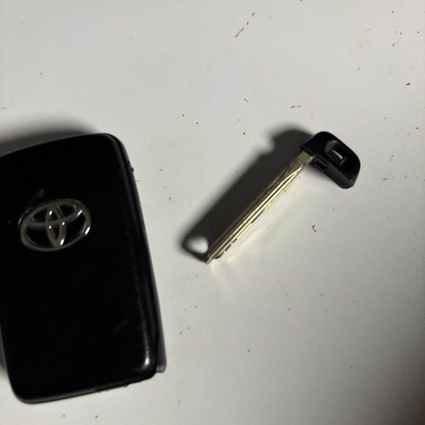 Toyota Key Fob Genuine Smart Key 001yua 1033 14ada-02