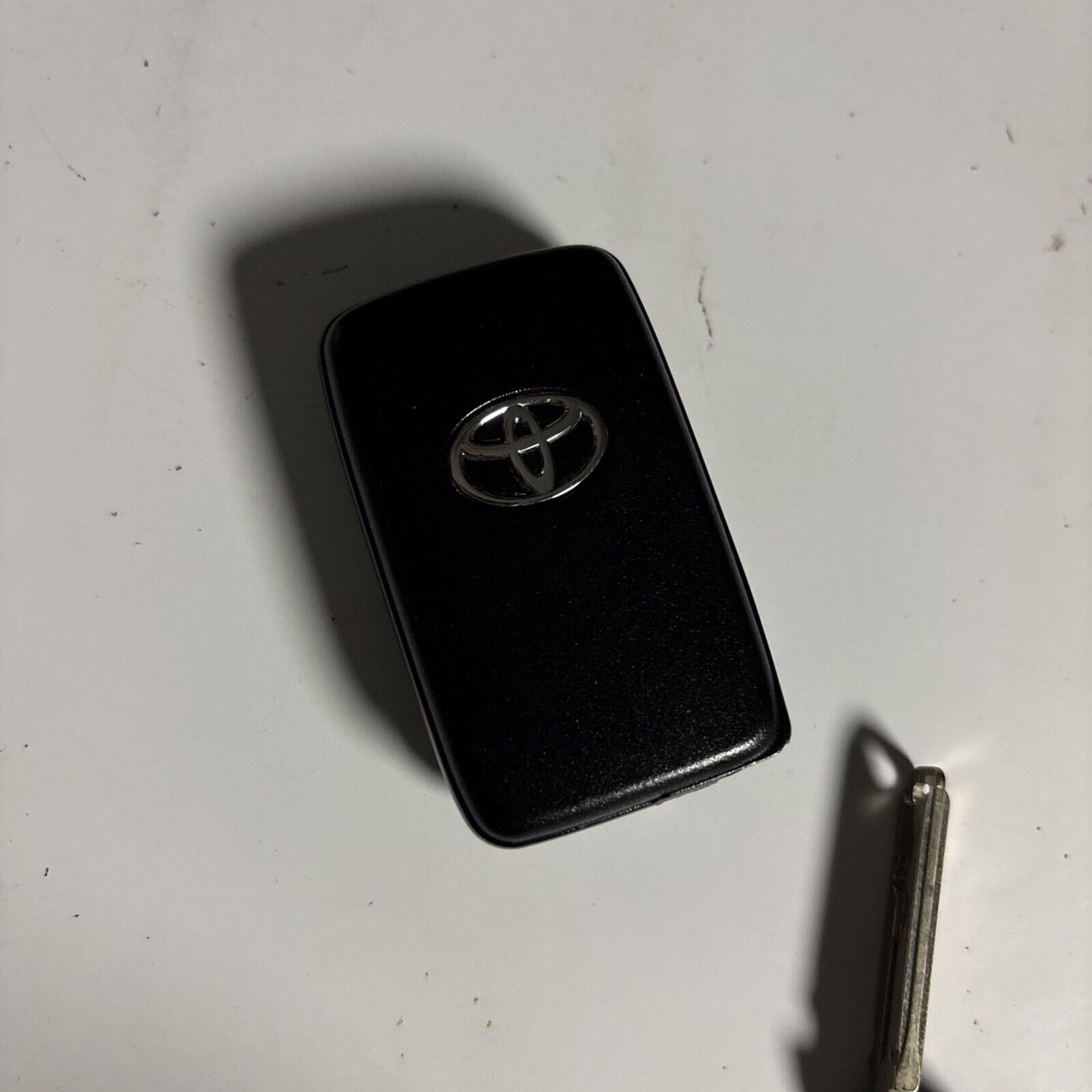 Toyota Key Fob Genuine Smart Key 001yua 1033 14ada-02