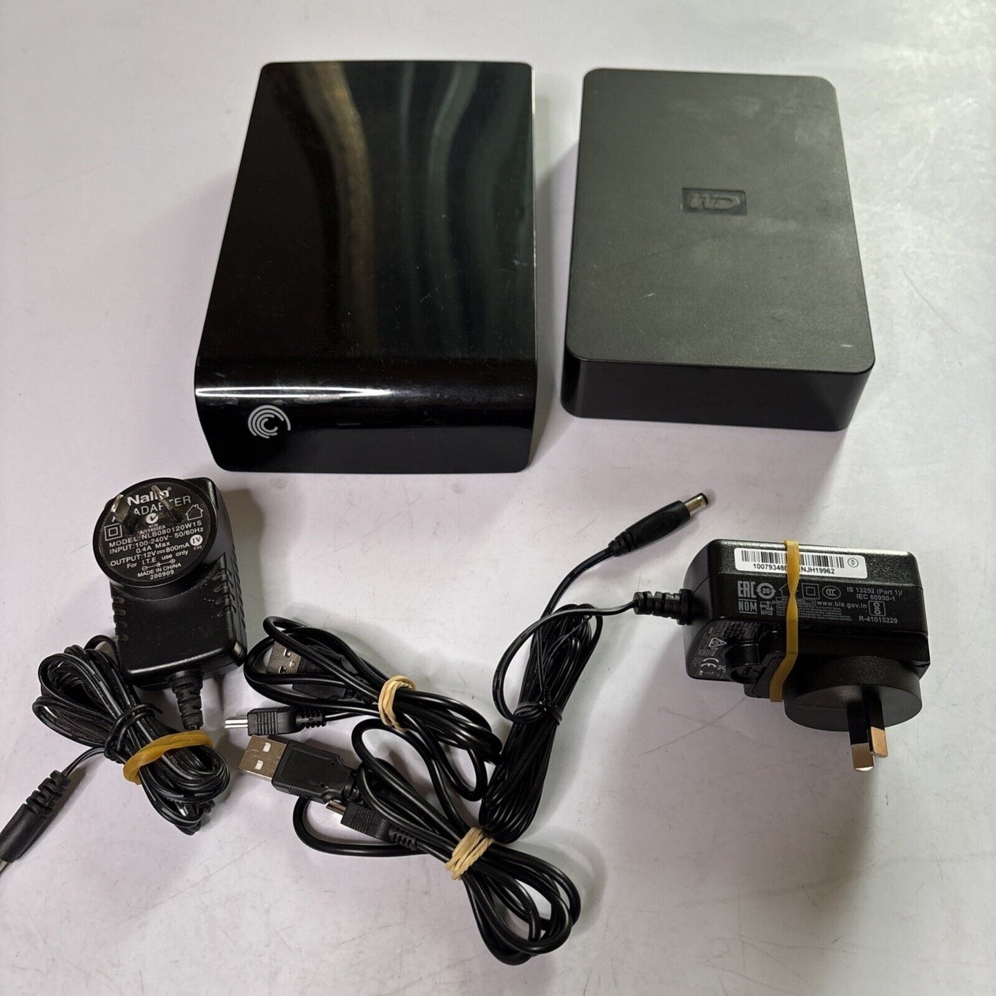 Western Digital WD 2TB & Seagate Expansion 500gb Portable Hard Drive USB 2.0