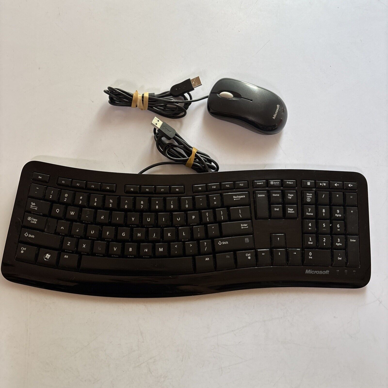 Microsoft Comfort Curve Keyboard 3000 & Microsoft Mouse USB Retro Unit