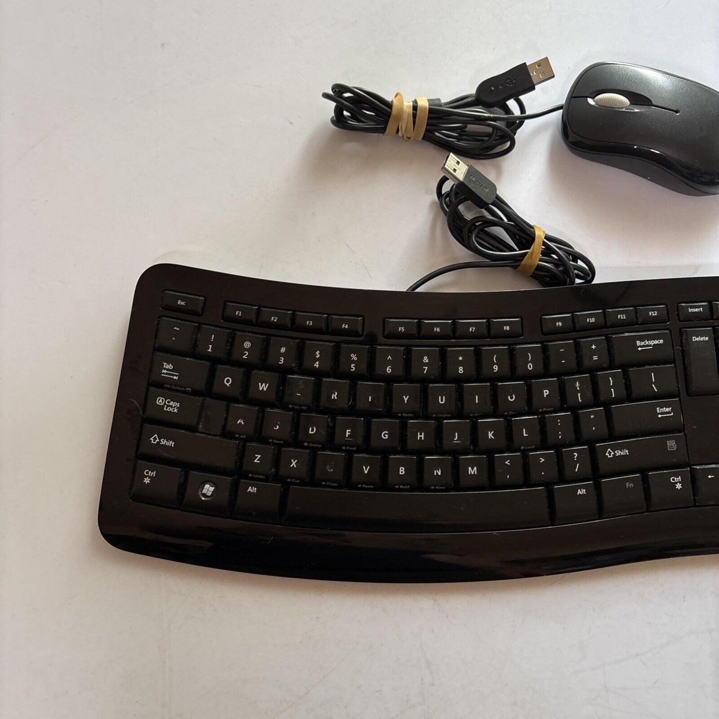 Microsoft Comfort Curve Keyboard 3000 & Microsoft Mouse USB