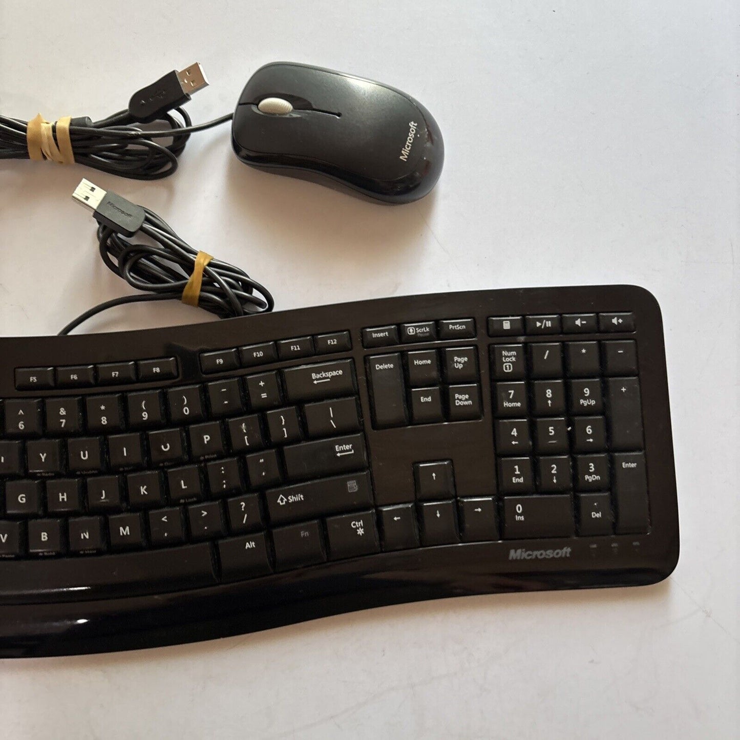 Microsoft Comfort Curve Keyboard 3000 & Microsoft Mouse USB
