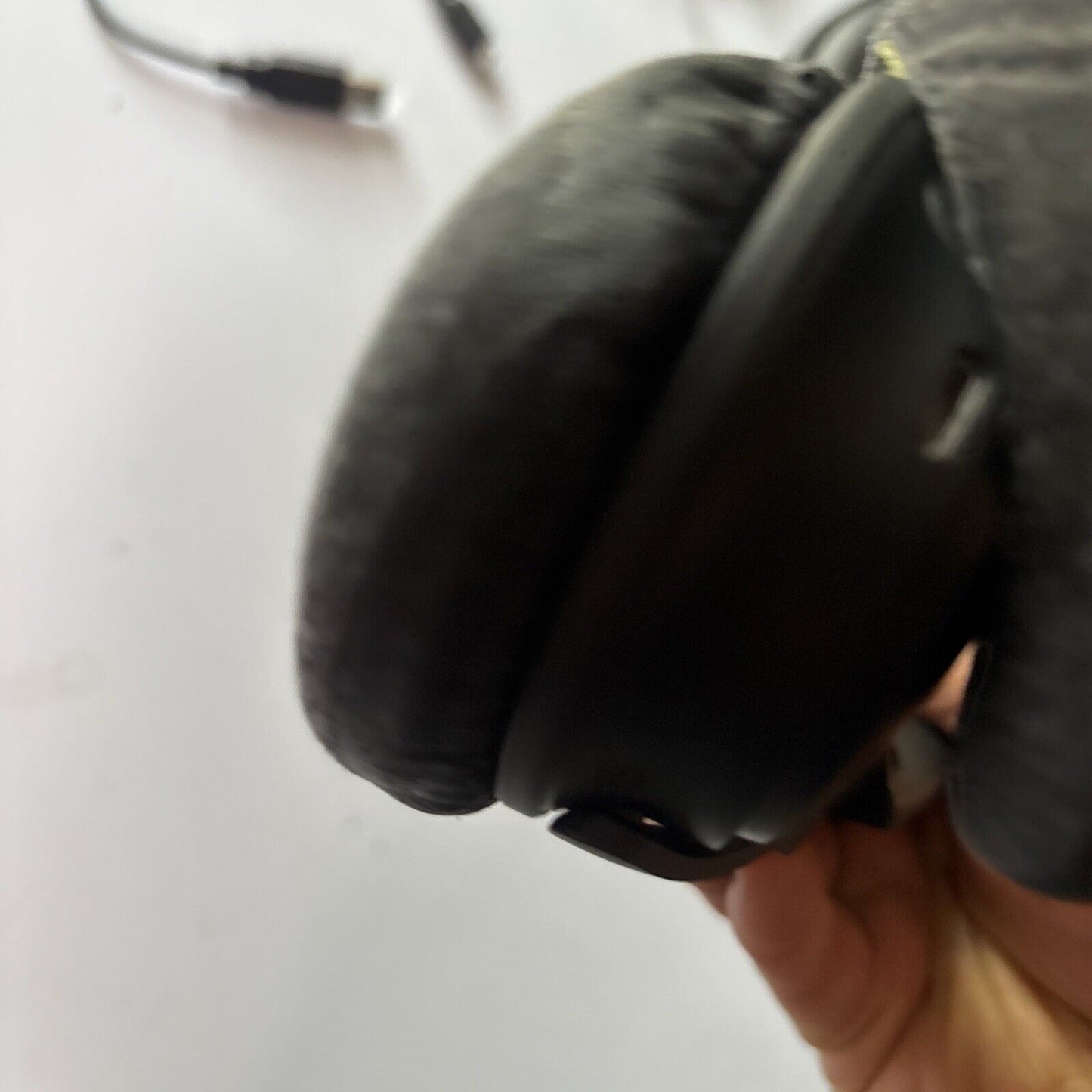 Bose QuietComfort Wireless Over-Ear Headphones - Black And Case Bluetooth