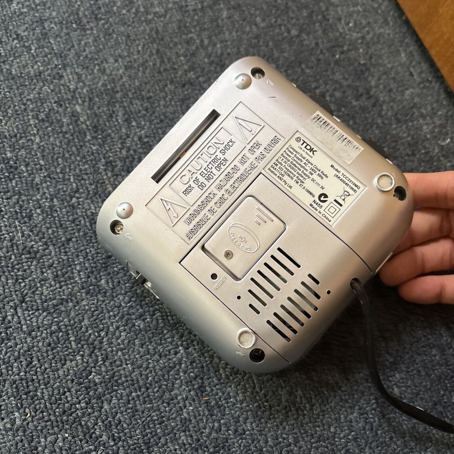 TDK Alarm Clock AM/FM Radio Tcc3310mg