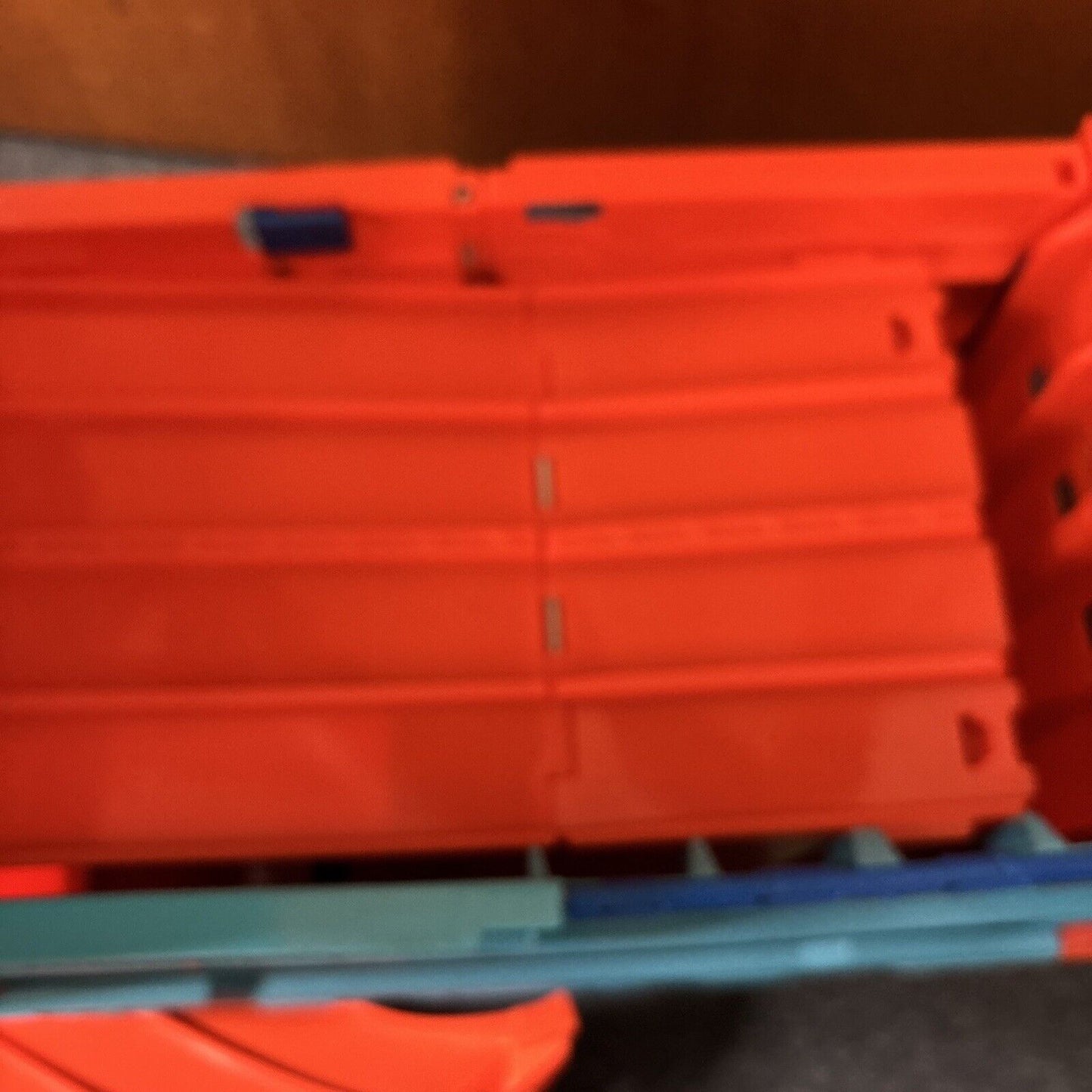 Hot Wheels Track Builder Race Crate & Dynamite Blaster