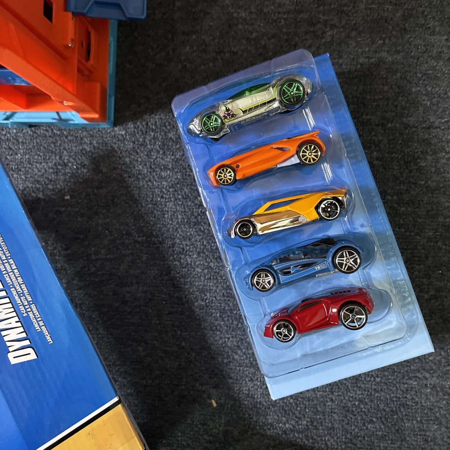 Hot Wheels Track Builder Race Crate & Dynamite Blaster