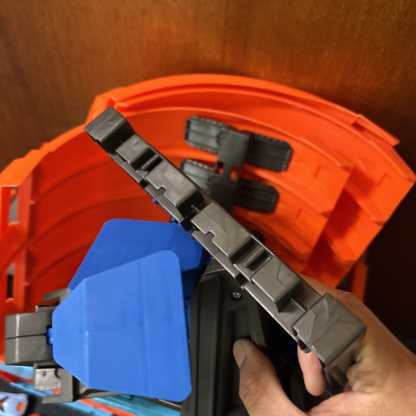 Hot Wheels Track Builder Race Crate & Dynamite Blaster