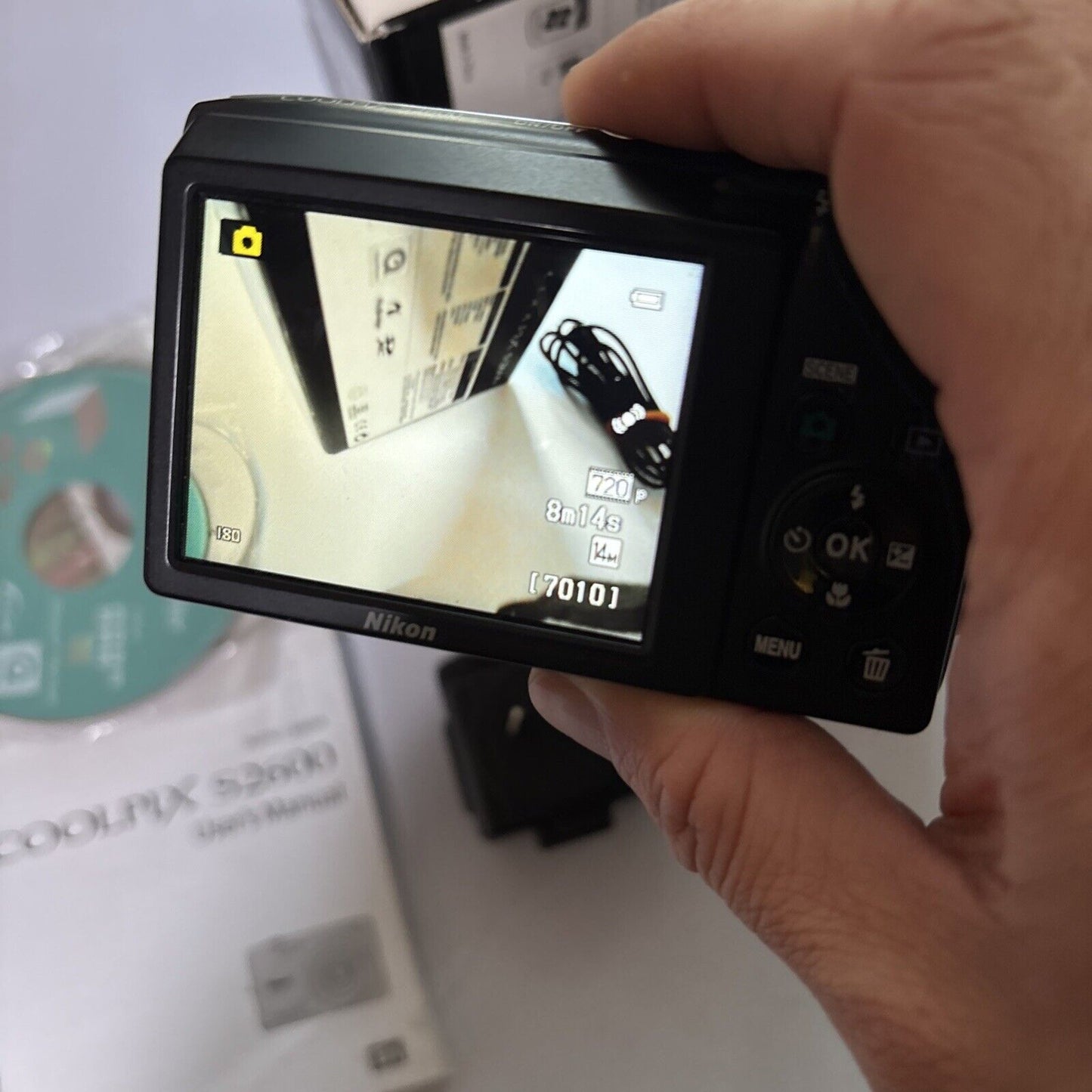 Nikon Coolpix S2600 Digital Camera 14MP 32GB SD Card