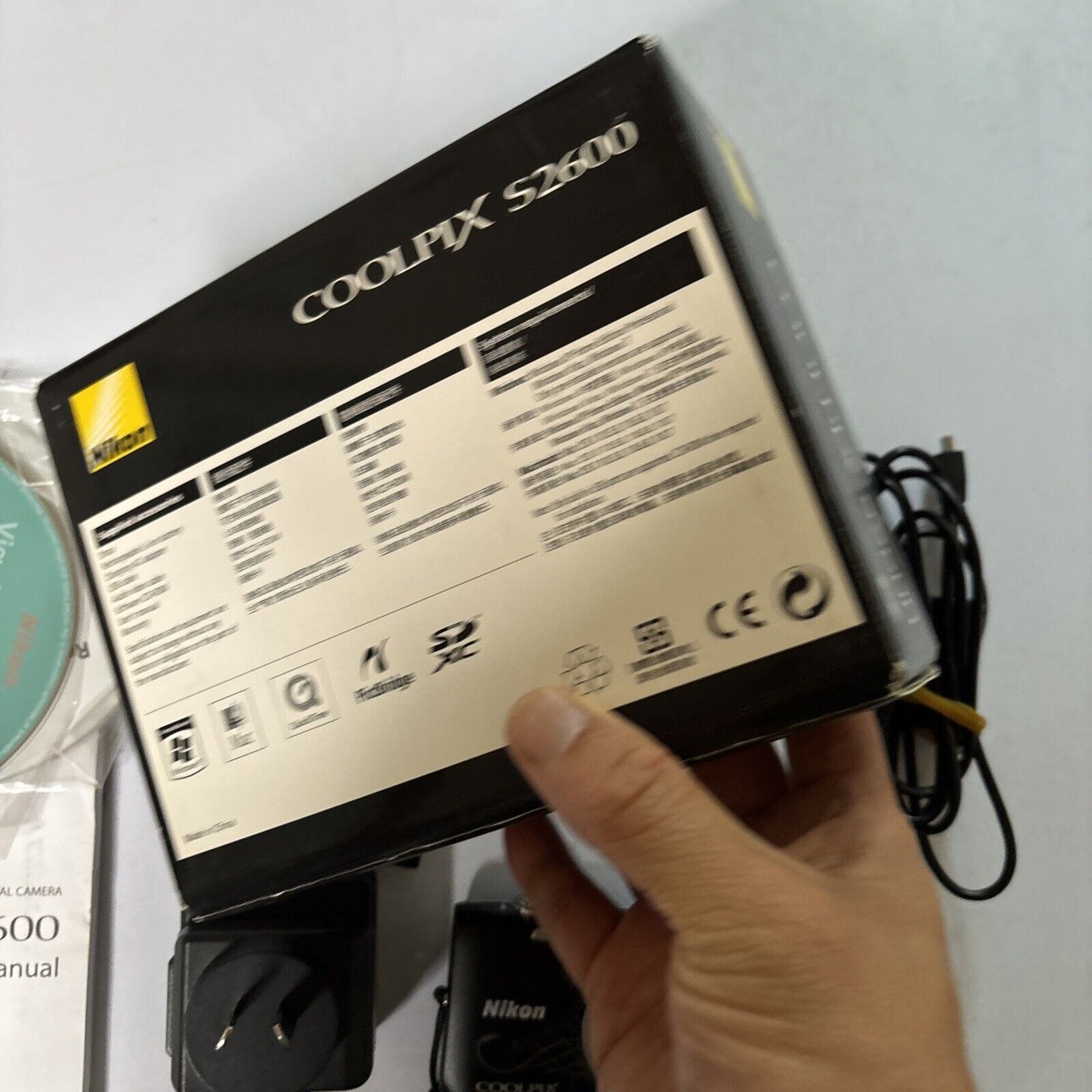 Nikon Coolpix S2600 Digital Camera 14MP 32GB SD Card