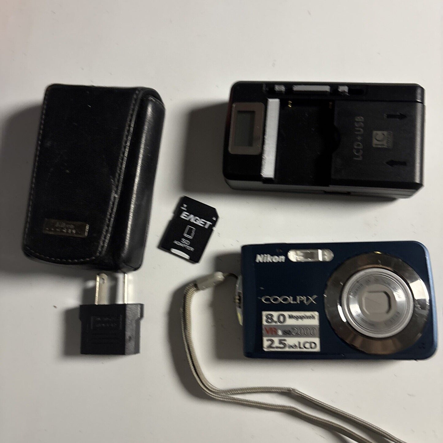 Nikon Coolpix S210 Digital Camera 8MP 1GB SD Card 8MP