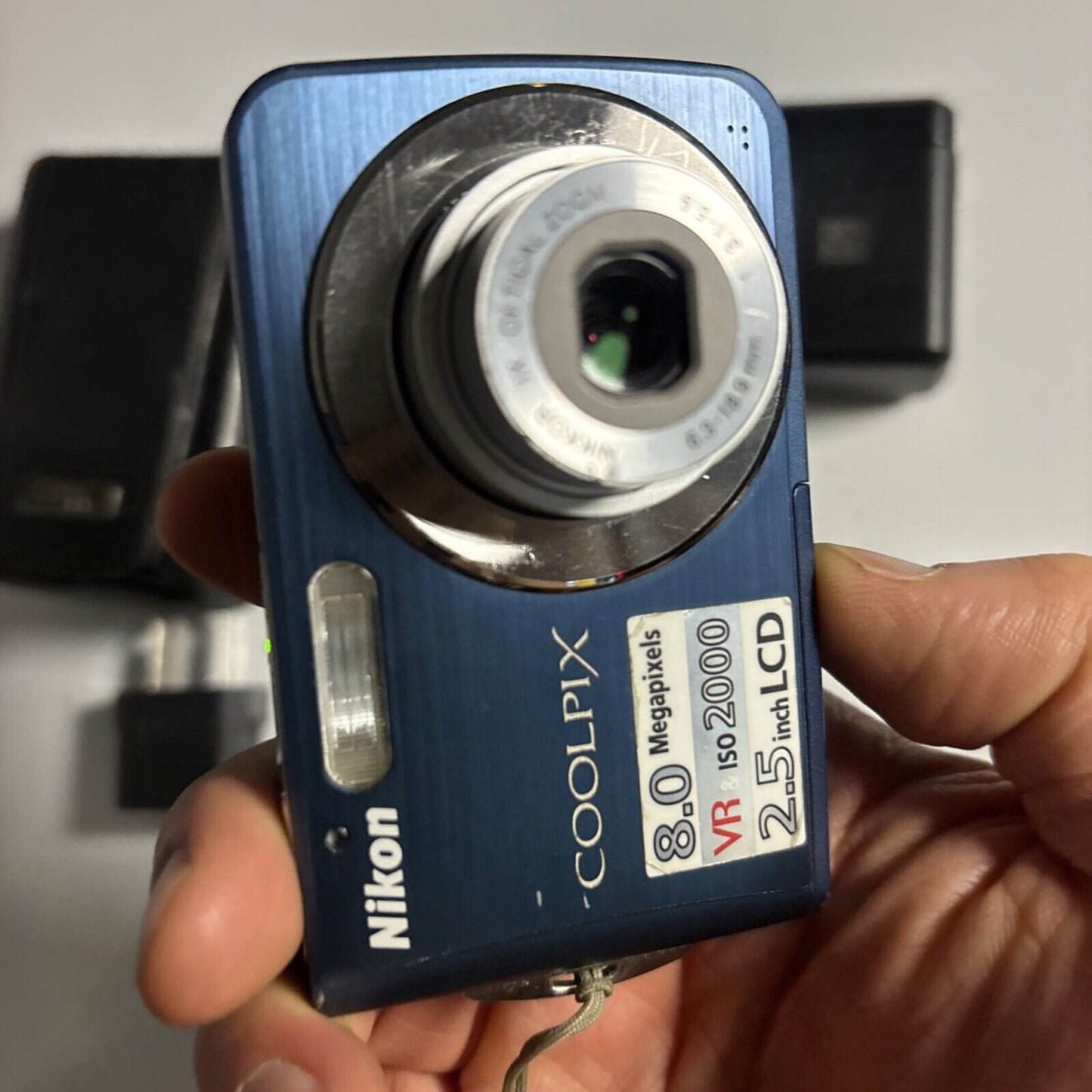 Nikon Coolpix S210 Digital Camera 8MP 1GB SD Card 8MP