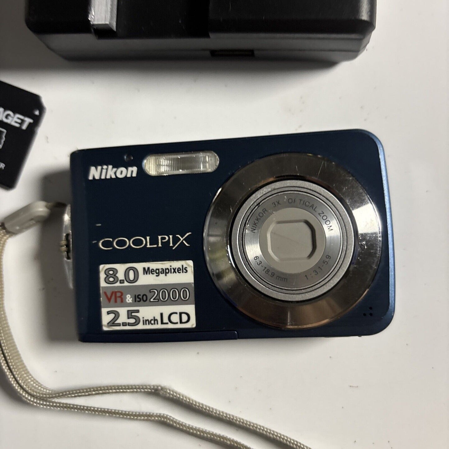 Nikon Coolpix S210 Digital Camera 8MP 1GB SD Card 8MP
