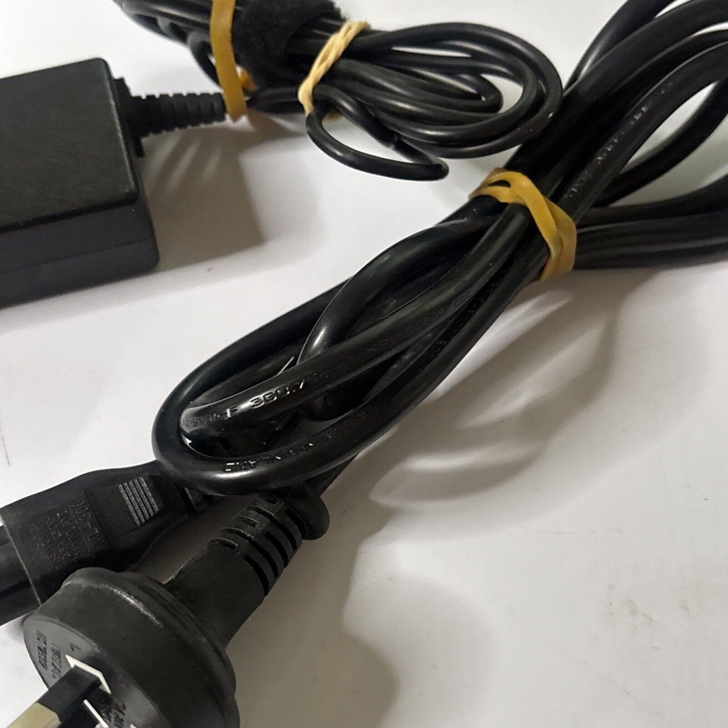 Genuine Toshiba PA3822E-1AC3 Laptop Adapter 19V 2.37A