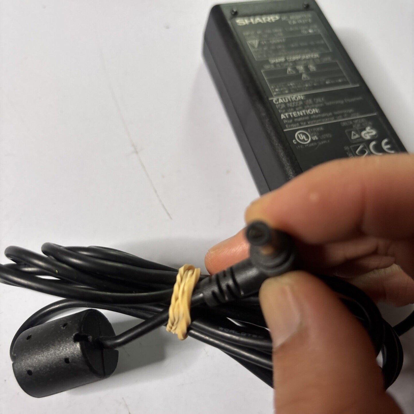 Genuine Sharp EA-RJ1V AC Adapter 19V 3.16A