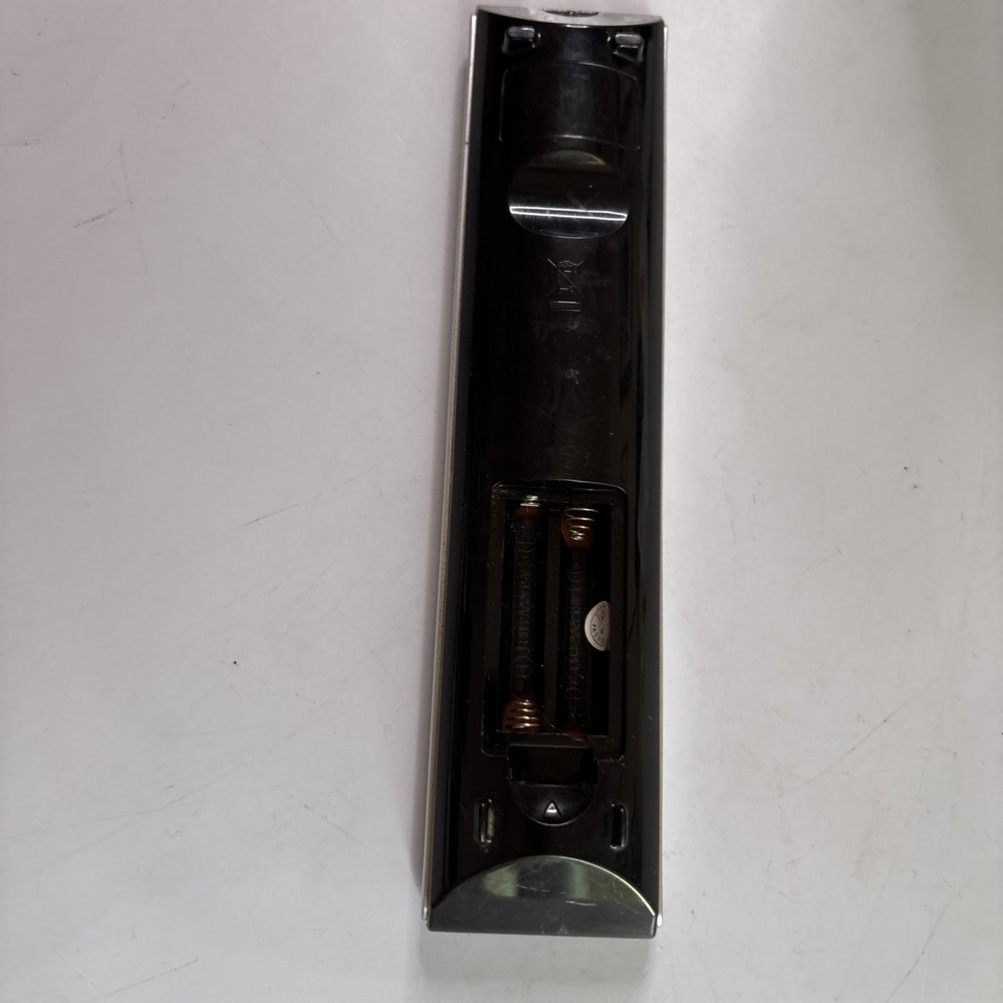 Grundig Remote Control *Missing Battery Lid*
