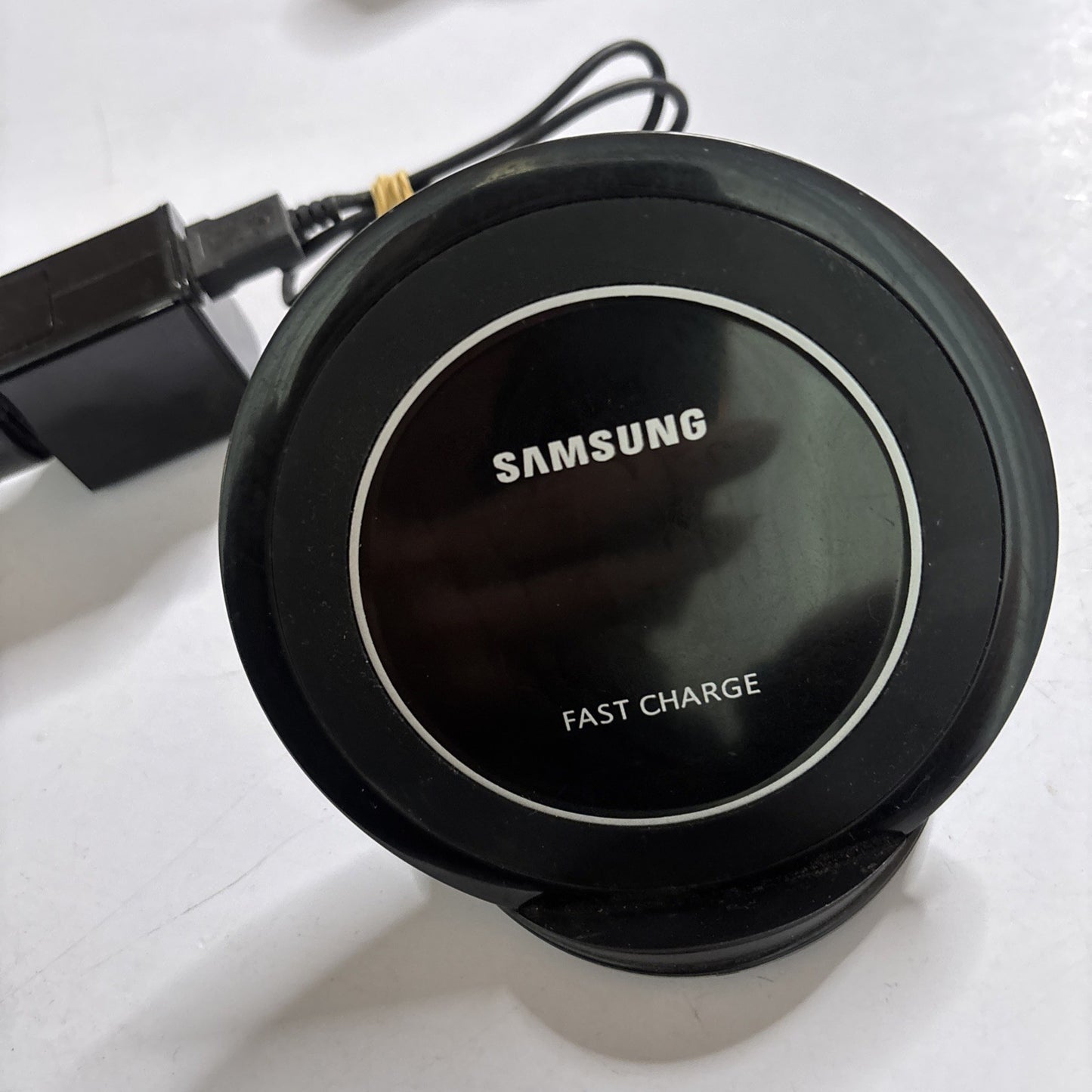 Genuine Samsung Fast Wireless Charger EP-NG930 USB Charger Adapter