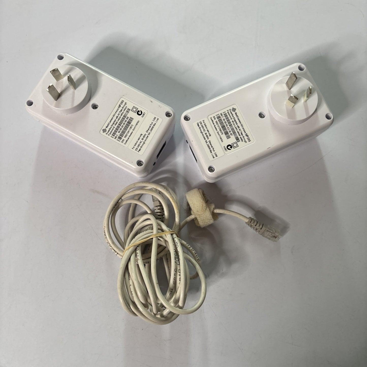 NetComm Wireless NP205 Powerline Adapter With AC Pass-Through