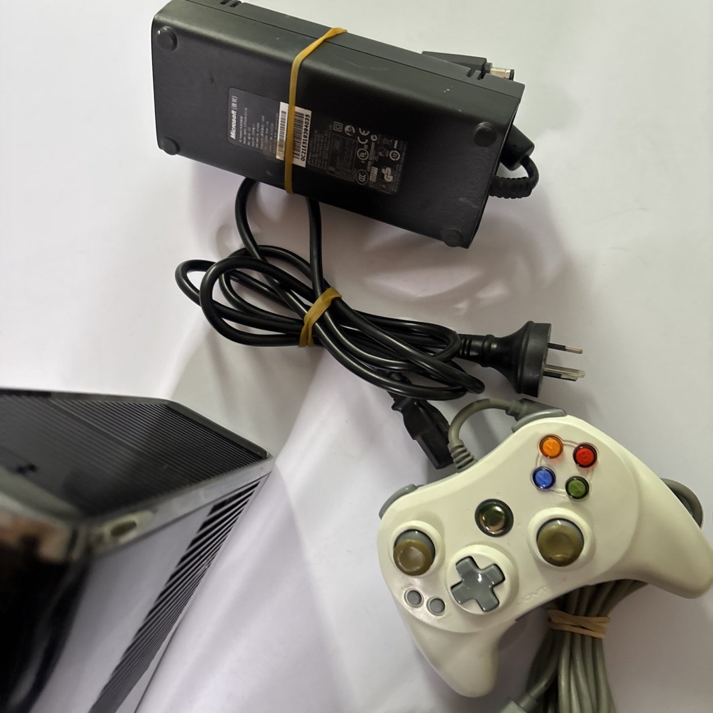 Microsoft Xbox 360 Slim Console 250gb HDD