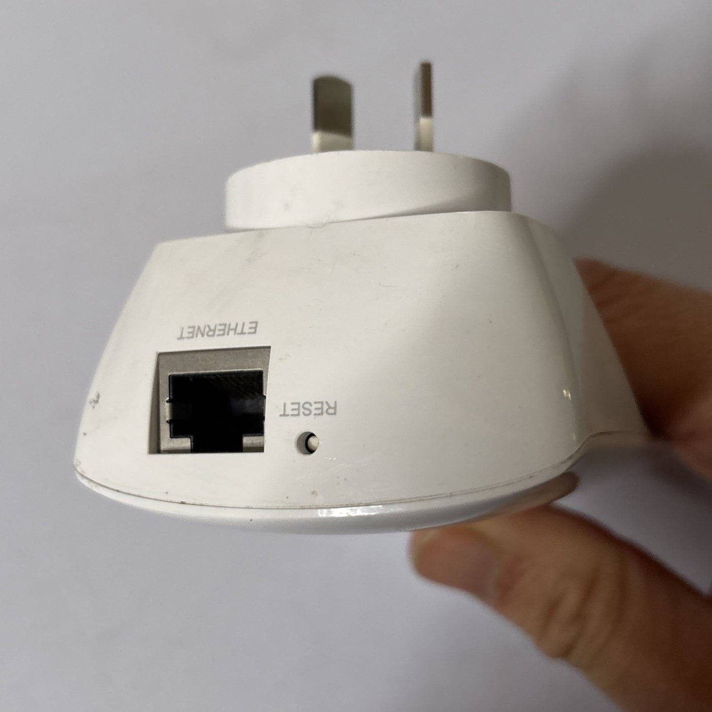 Tp-Link 300Mbps Universal Wifi Range Extender TL-WA850RE