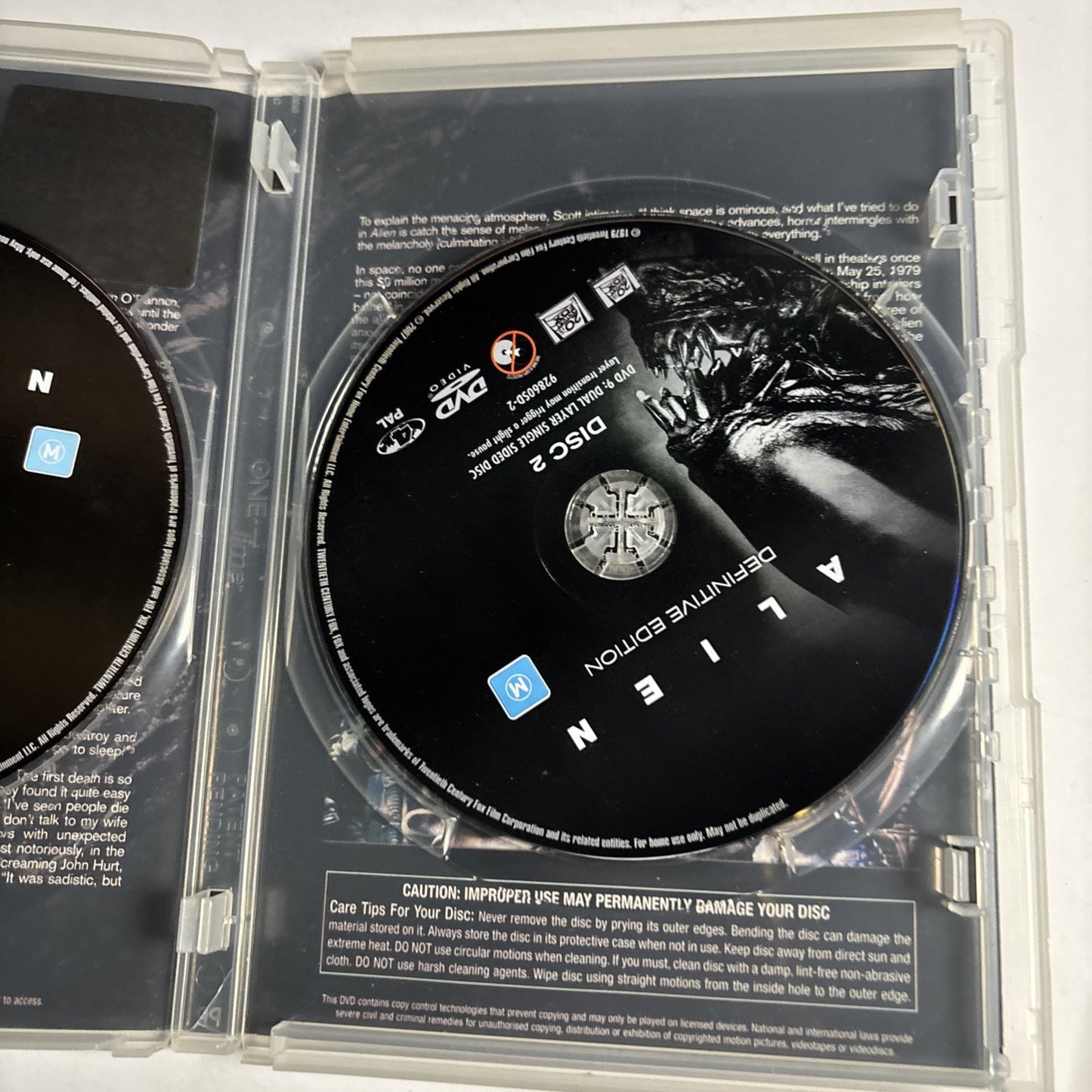 Alien - Definitive Edition (DVD, 2007, 2 Disc Set) Region 4 Sigourney Weaver