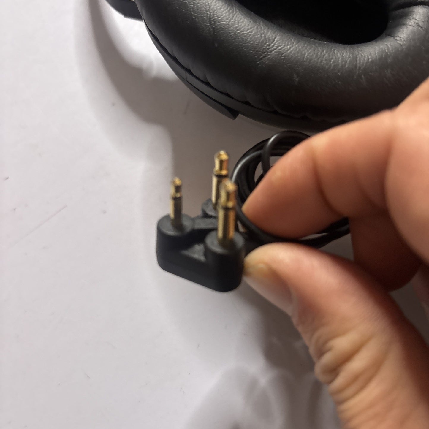 Bose QuietComfort 15 Headphones QC-15 Triple Prong Plug for Airplanes