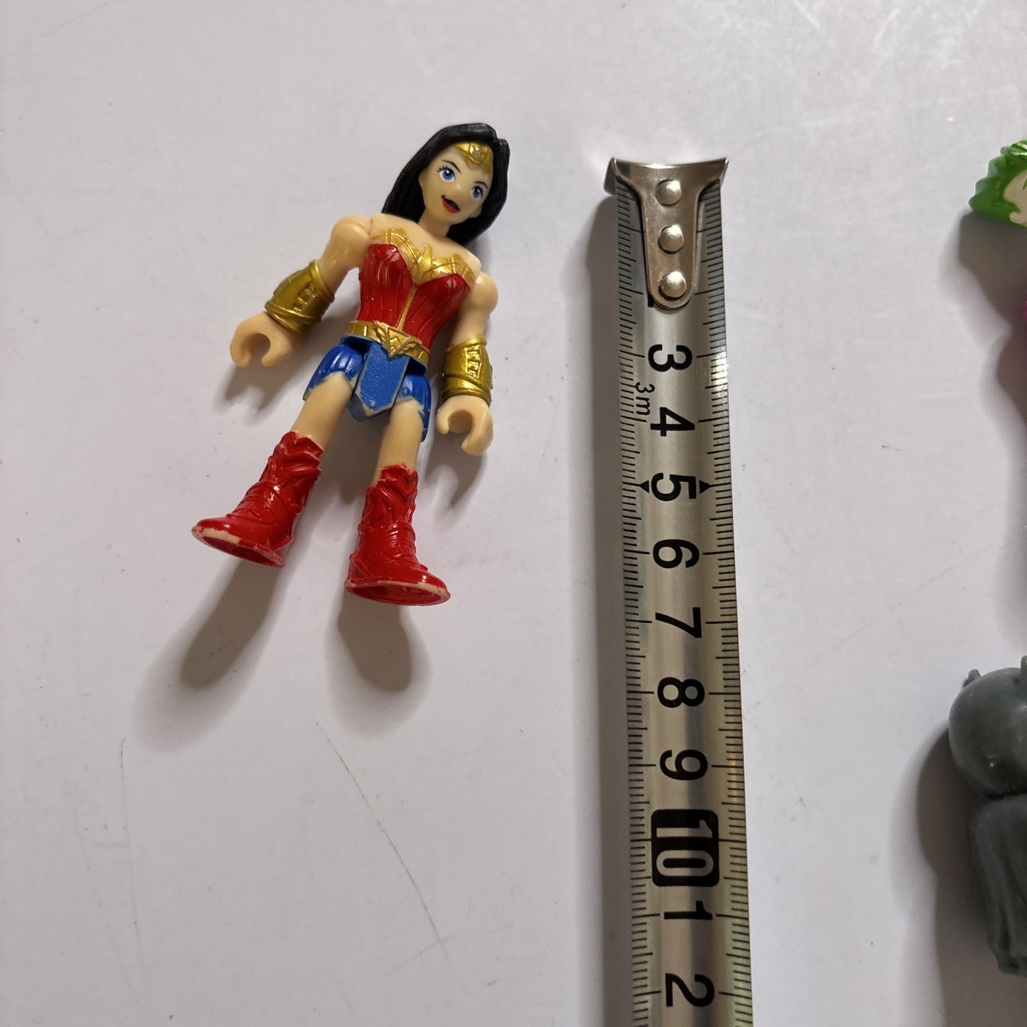DC Comics 13x Figures & 2x Vehicles Batman Wonder Woman, Joker, Robin