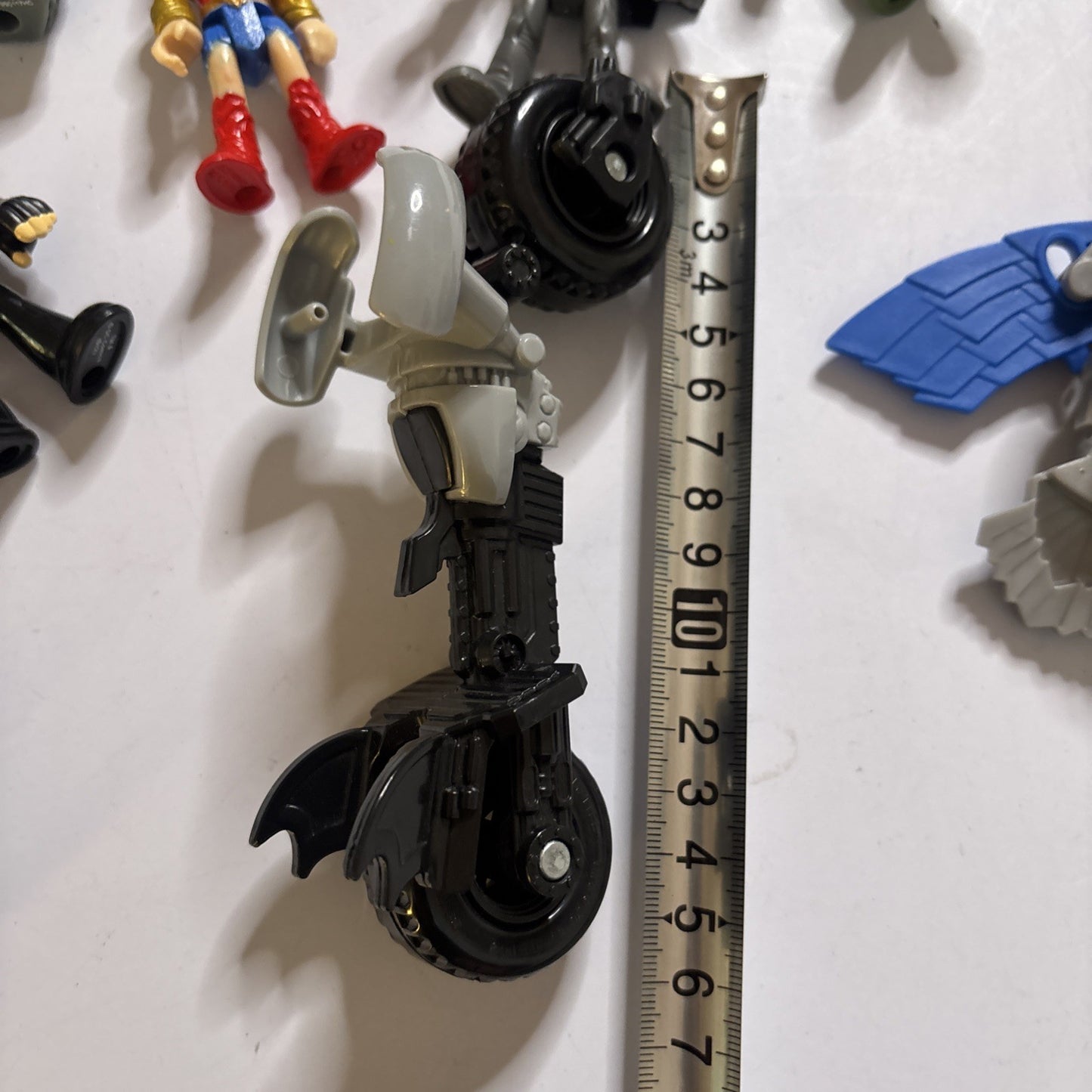 DC Comics 13x Figures & 2x Vehicles Batman Wonder Woman, Joker, Robin