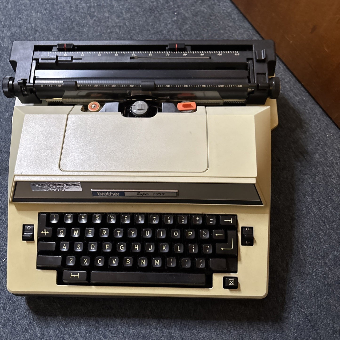 Brother Super 7300 Electric Typewriter