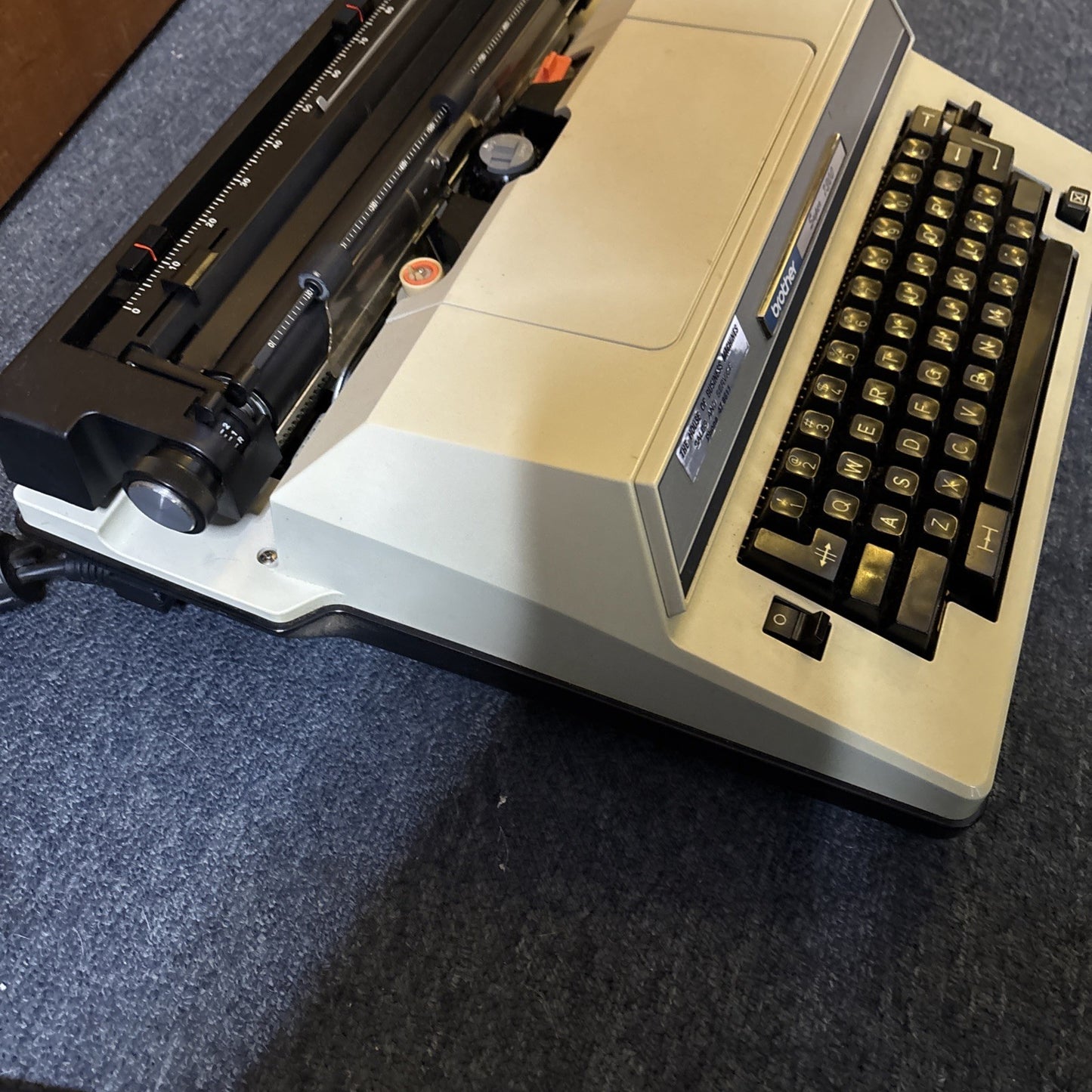 Brother Super 7300 Electric Typewriter