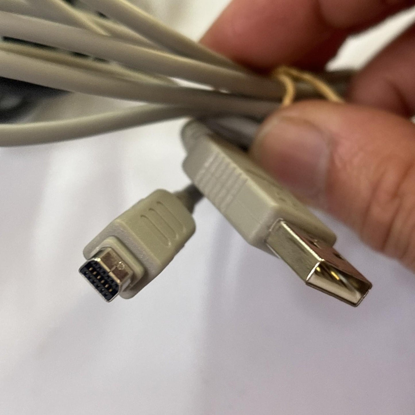 Genuine Olympus F-2AC Charger And USB Charging Cable & AV