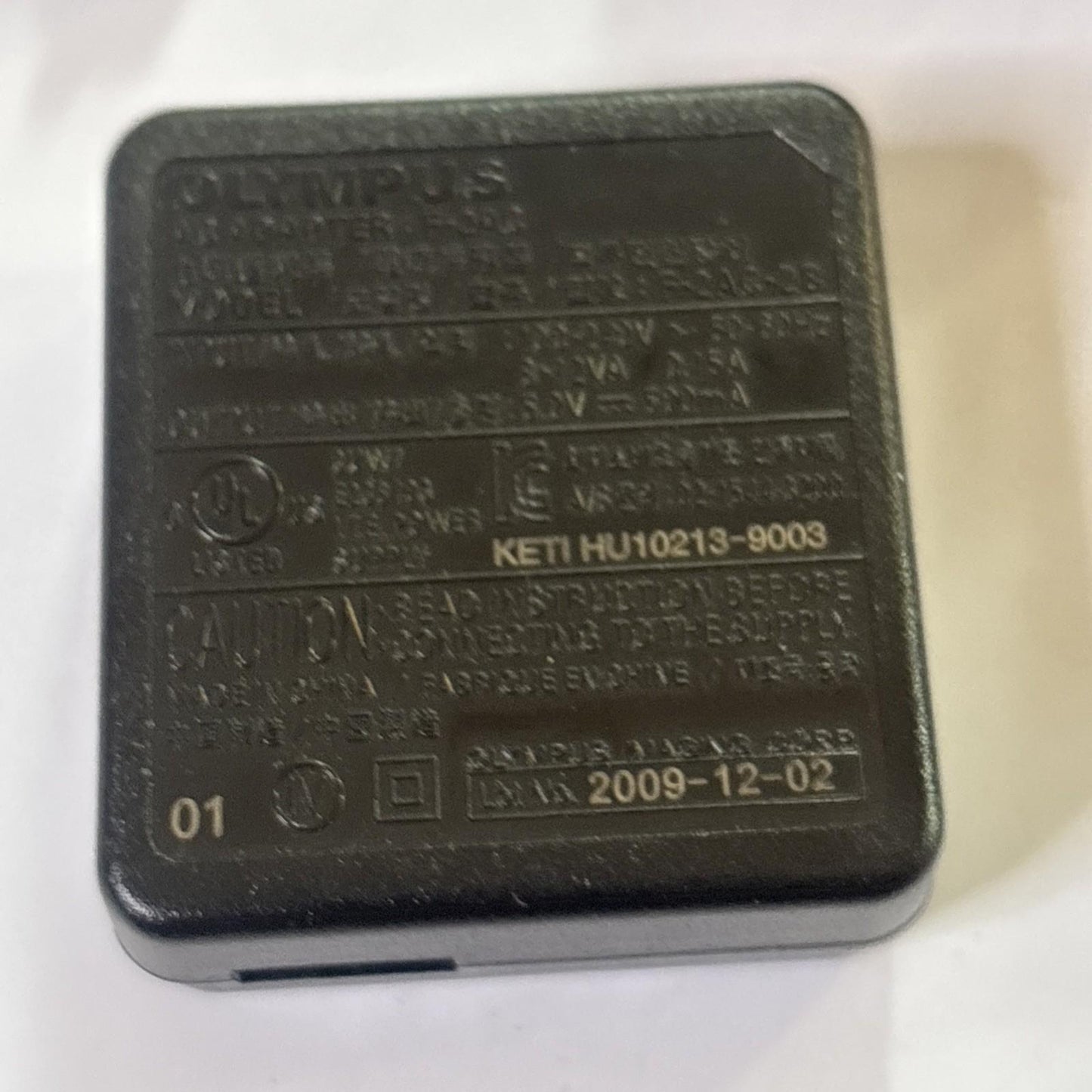 Genuine Olympus F-2AC Charger And USB Charging Cable & AV