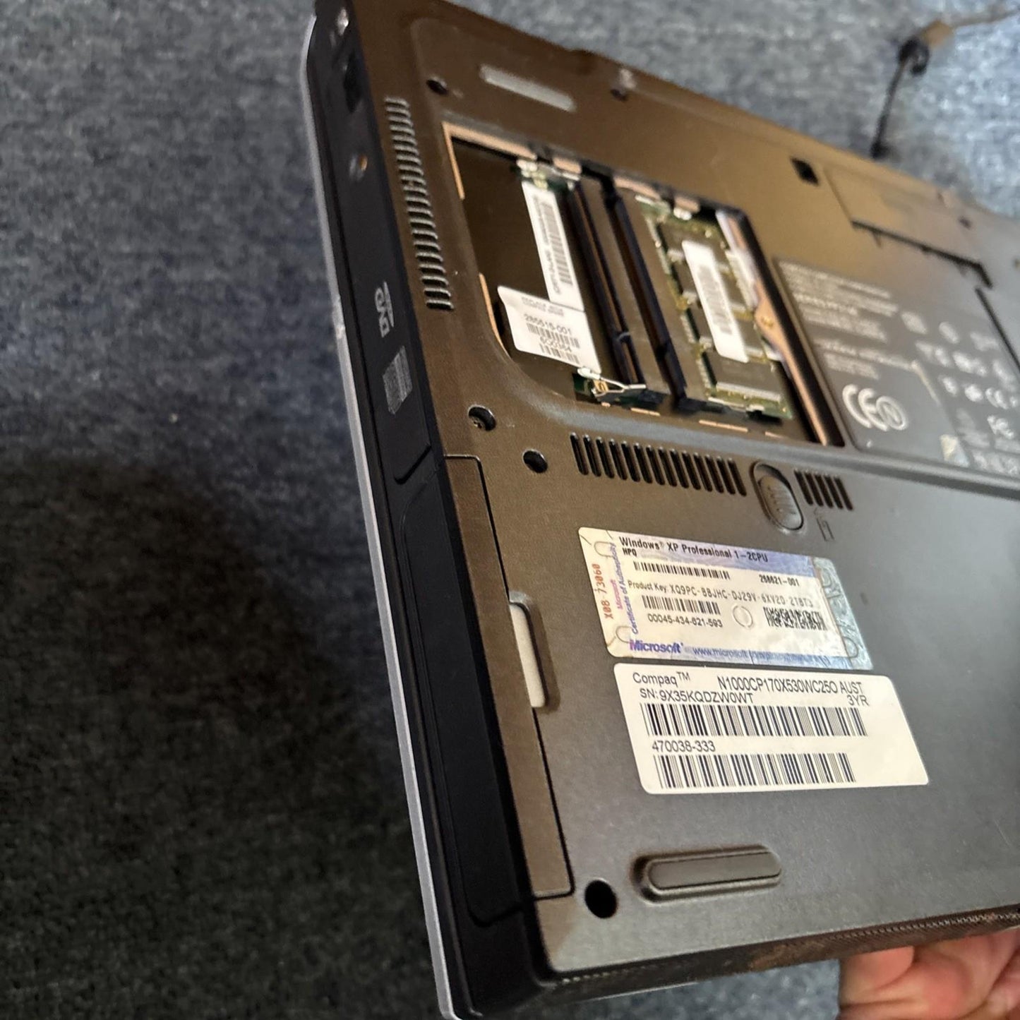 Compaq Evo N1000C 40gb HDD 256mb RAM 3.5" Floppy DVD Drive * Battery Untested*