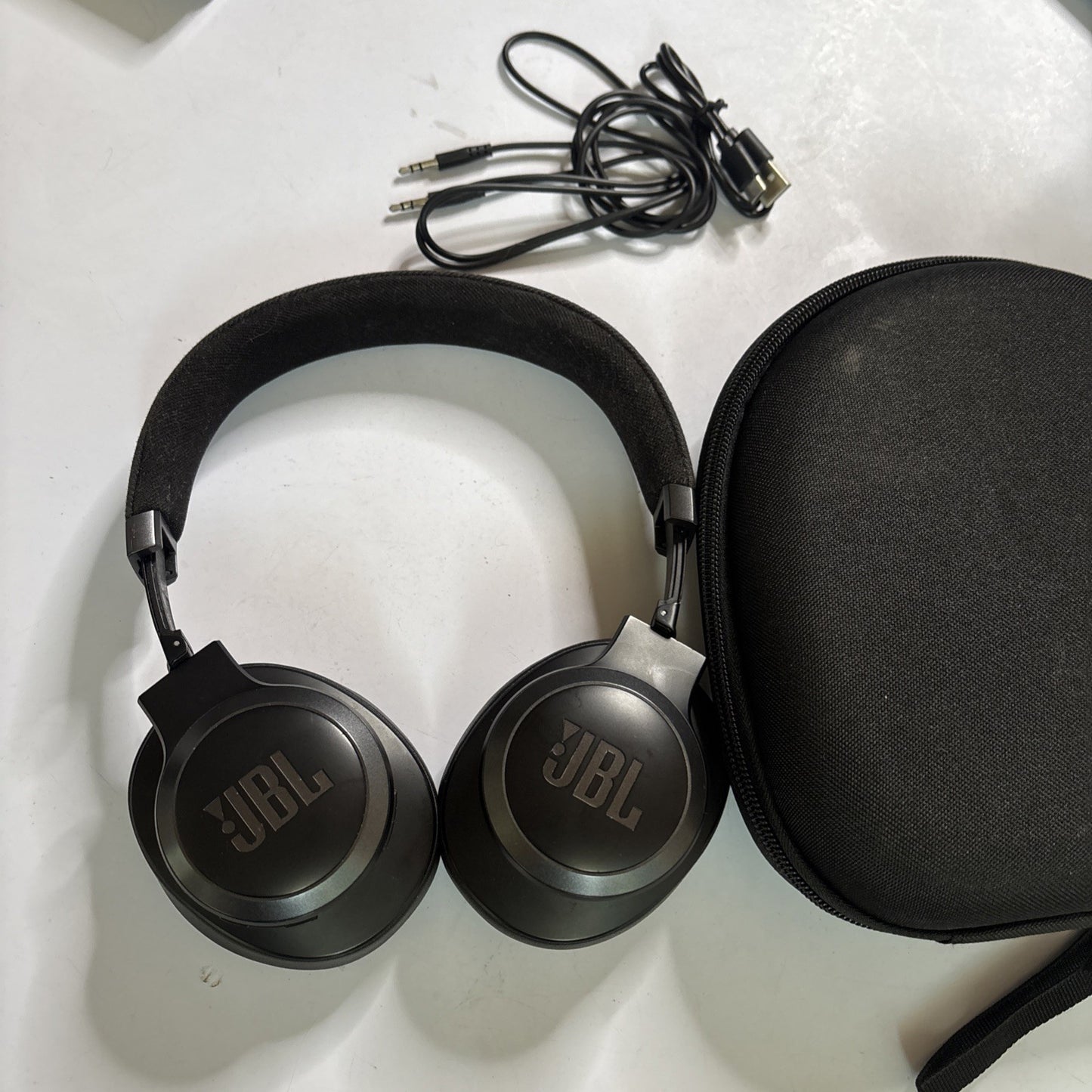 JBL Live 770NC Wireless True Adaptive Noise Cancelling Over-Ear Headphones Black