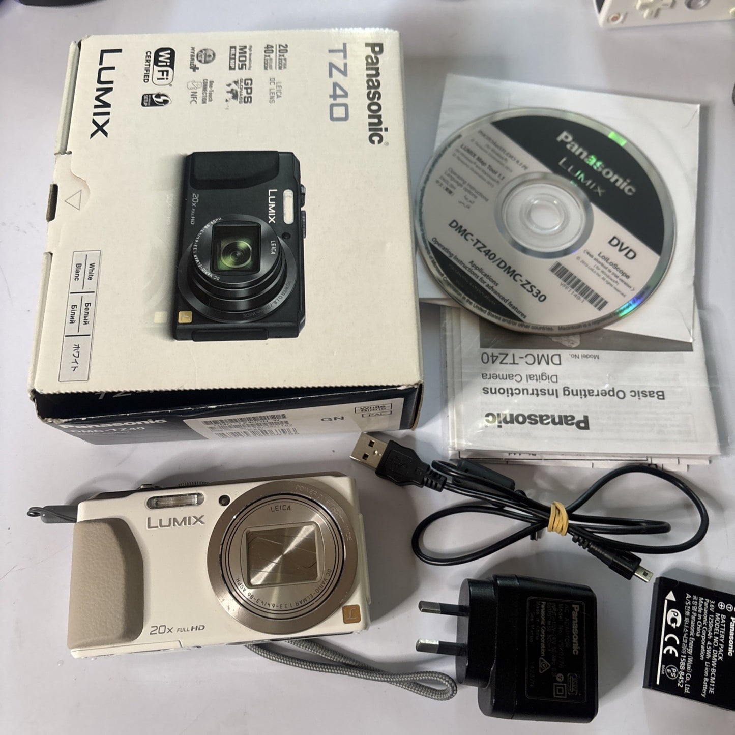 Panasonic TZ40 Lumix Digital Camera Leica Lens DMC-TZ40 8gb SD Card GPS 18.1MP