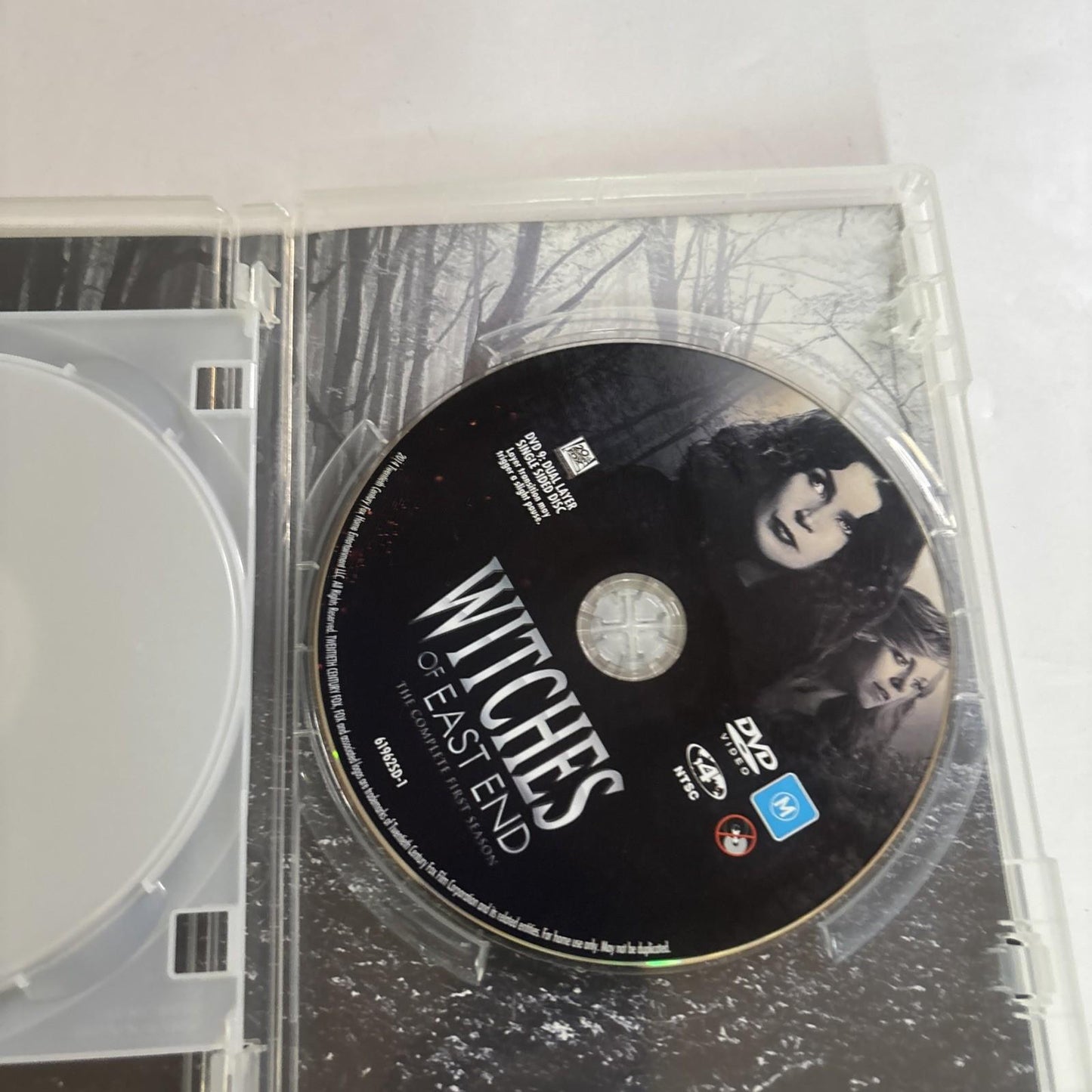 Witches of East End : Season 1 (DVD, 2013) Region 4