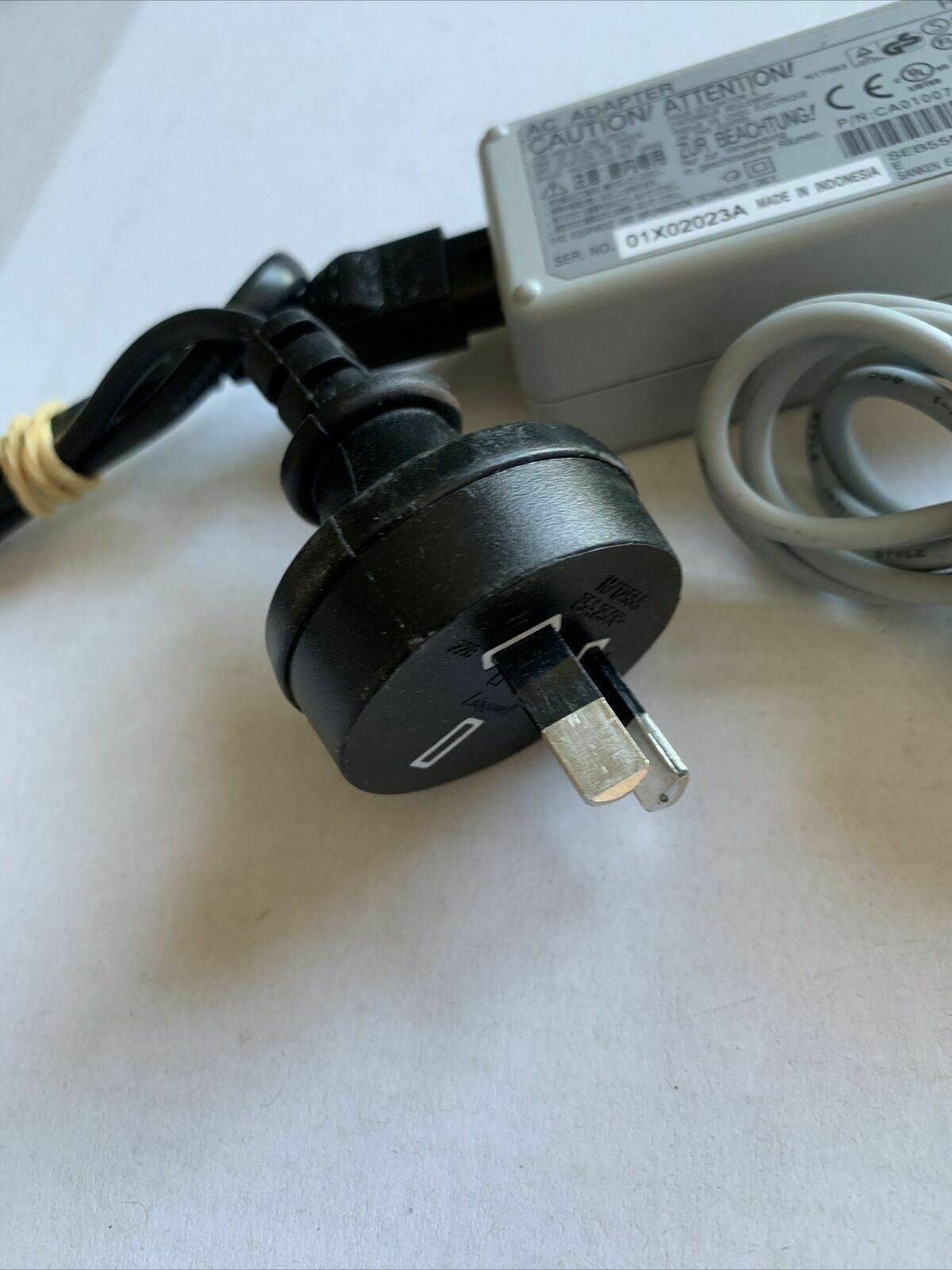 Genuine Fujitsu Lifebook FMV-AC313S AC Adaptor 16v 2.5a CA01007-0910 FPCAC28