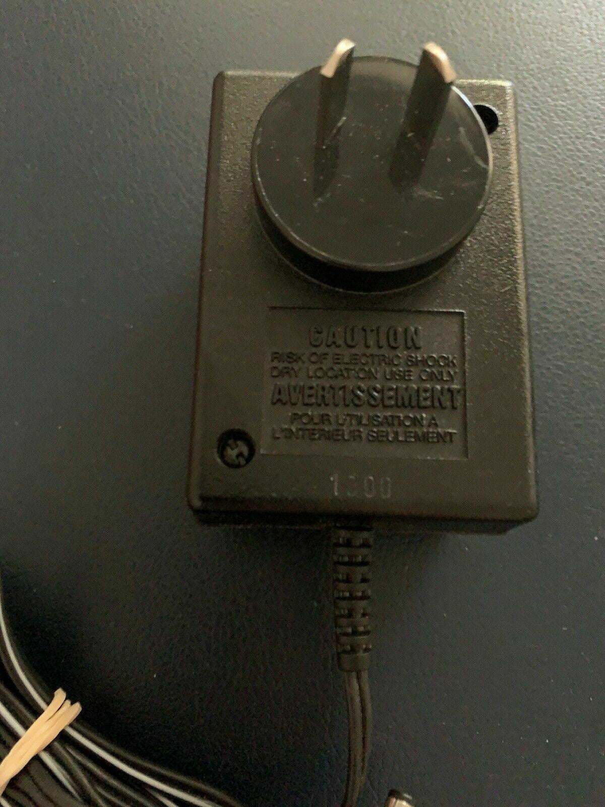 Genuine Fellowes DS480901000 AC Adapter Part No: 32519 9V 1A Power Supply