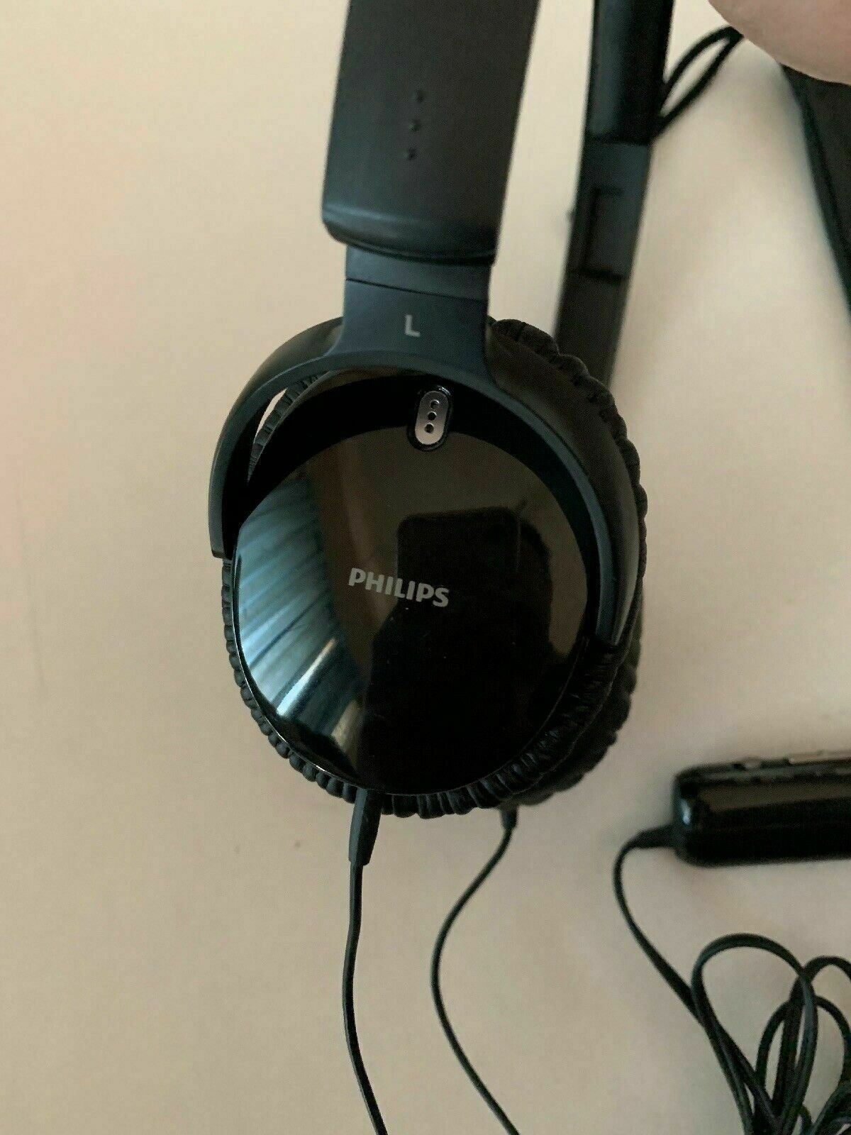 Philips SHN5600 Noise Cancelling Headphone With Manual And Carrying Bag