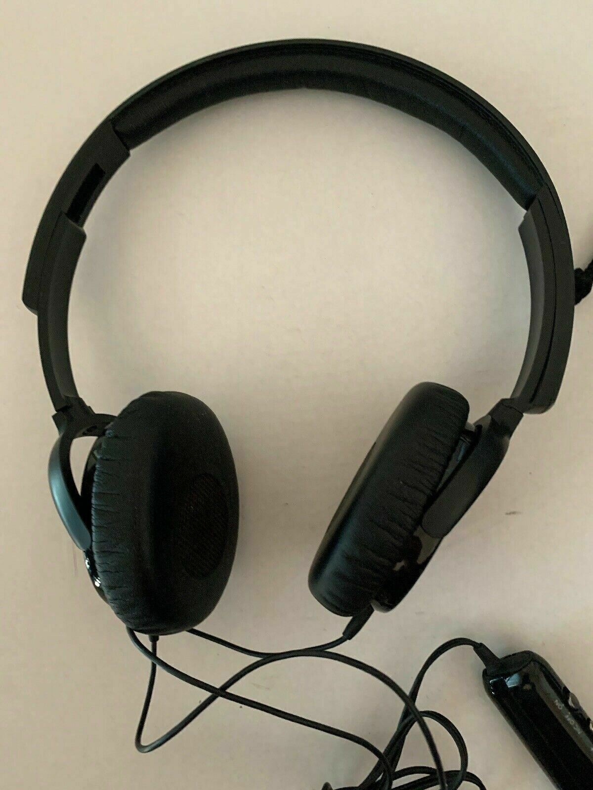 Philips SHN5600 Noise Cancelling Headphone With Manual And Carrying Bag