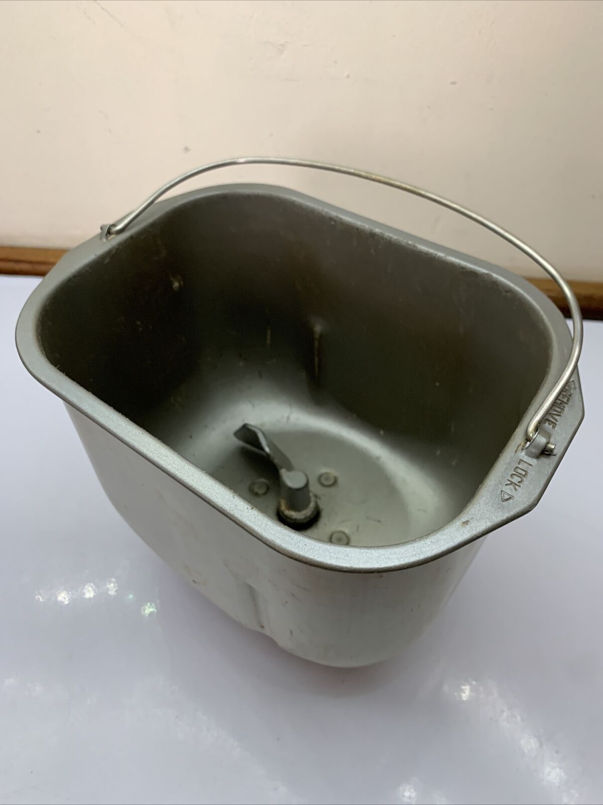 Sunbeam BM4700 Bread Pan Container With Paddle Mixer Only Retro Unit