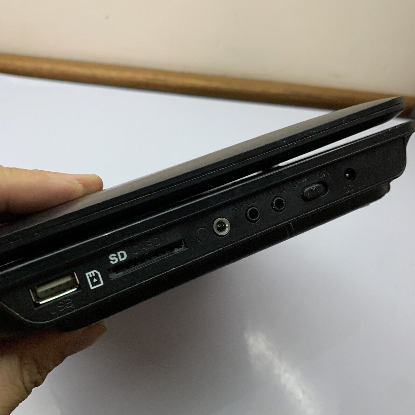 Polaroid 10.1 inch Portable DVD Player PL-POD1017 with Power Supply All Region