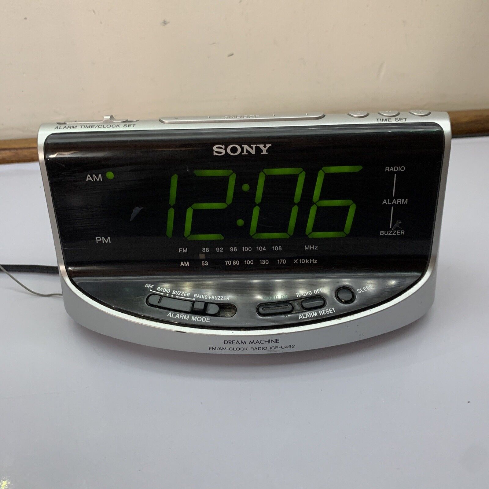 Sony Dream Machine FM/AM Large Display Clock Radio ICFC492 Dual Alarm