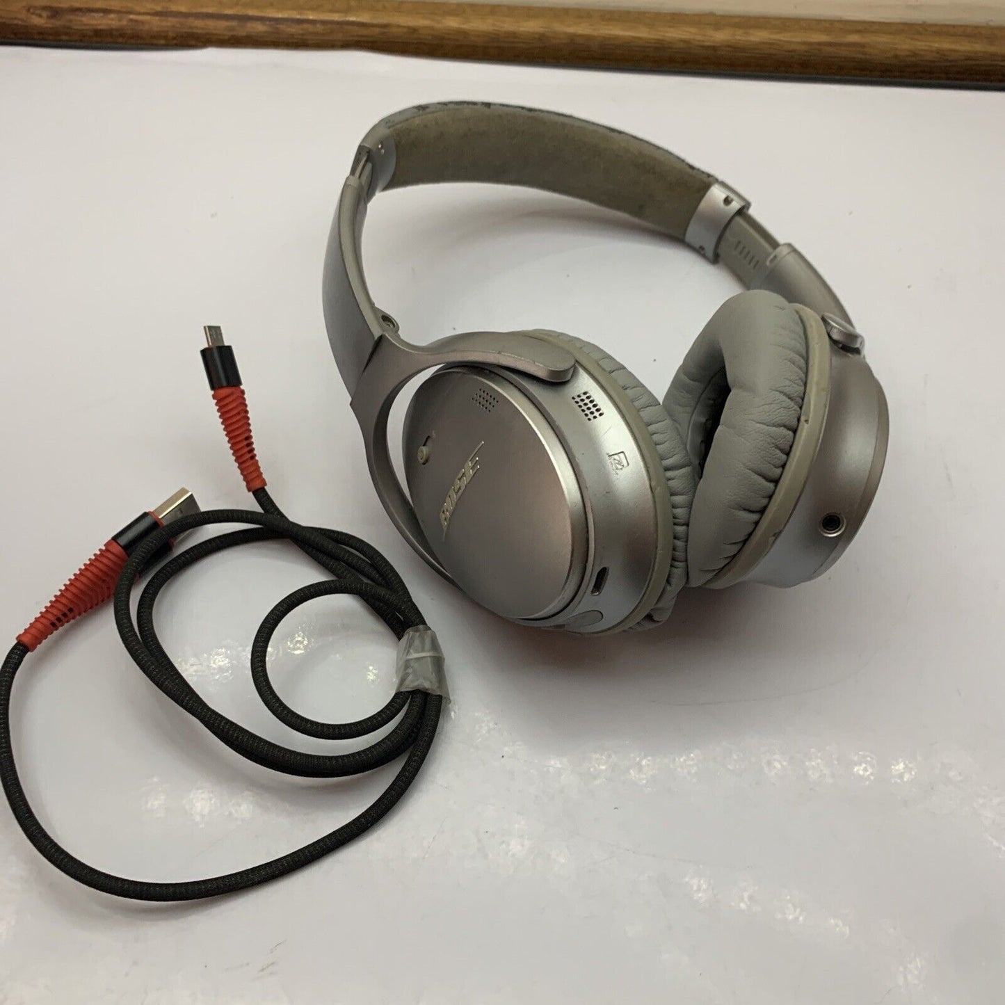 Bose Quietcomfort 35 Wireless QC35 Noise Cancellation Headphones Bluetooth