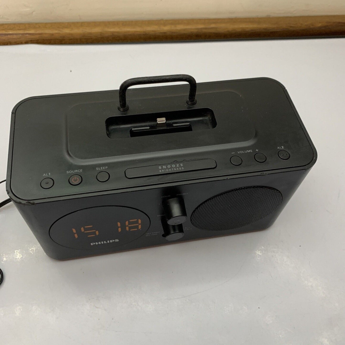 Philips AJ6200DB/98 Alarm Radio Clock Lightning Audio Dock