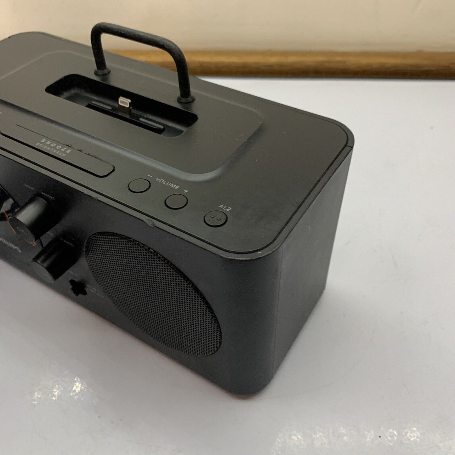 Philips AJ6200DB/98 Alarm Radio Clock Lightning Audio Dock